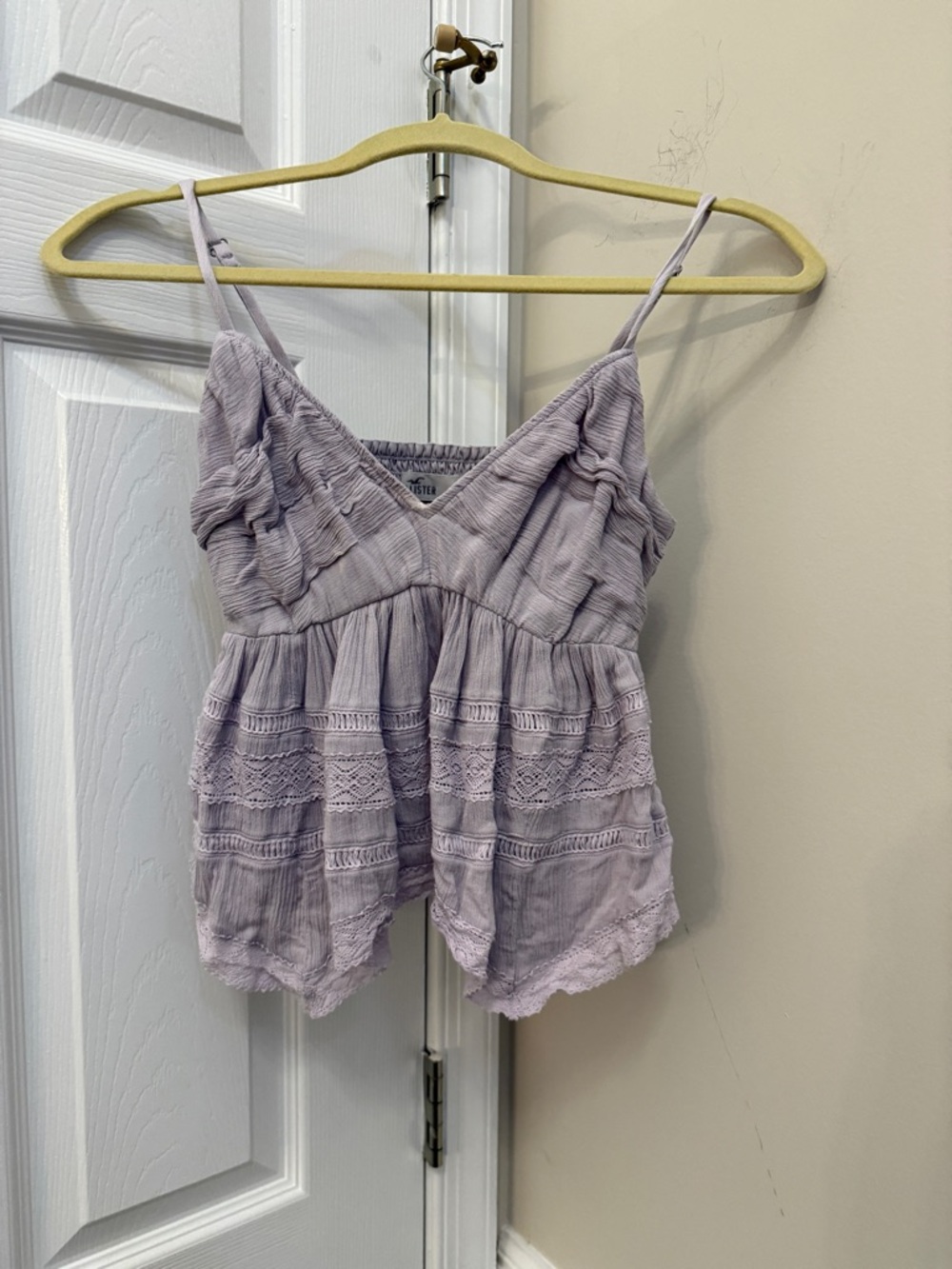 Hollister - Light Lavender Lace-Trim Spaghetti Strap Tank